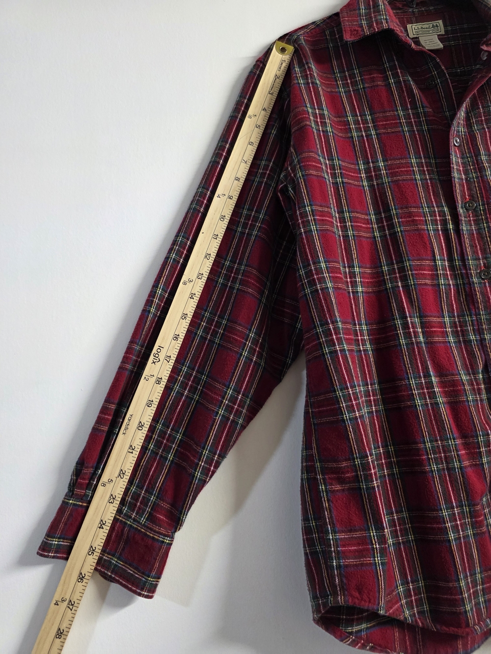 L.L. Bean Men’s Red Plaid Flannel Long Sleeve Pocket Shirt. Button Up Size M - Picture 6 of 7